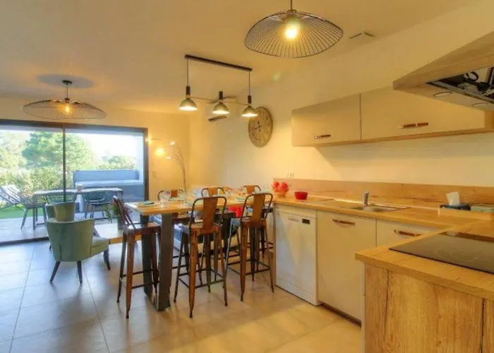 Moderne Cala Rossa Bay Les Oceanides Tatil Evi Lecci