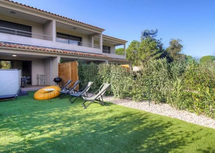 Moderne Cala Rossa Bay Les Oceanides * Lecci