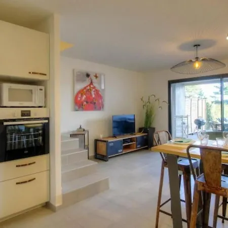 Moderne Cala Rossa Bay Les Oceanides レクシ