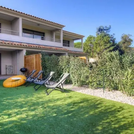 Moderne Cala Rossa Bay Les Oceanides * レクシ