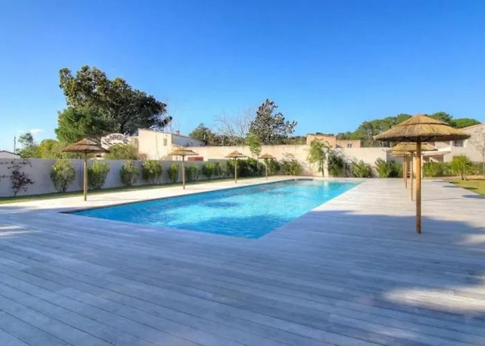 Moderne Cala Rossa Bay Les Oceanides *