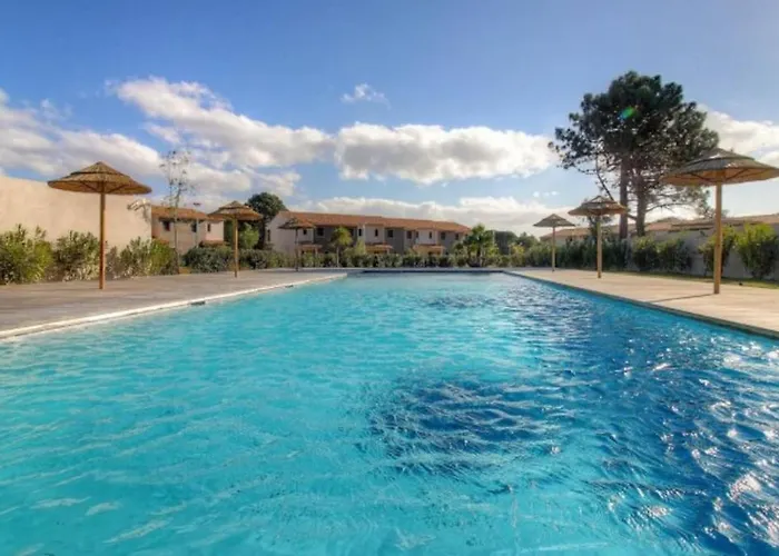 Moderne Cala Rossa Bay Les Oceanides *