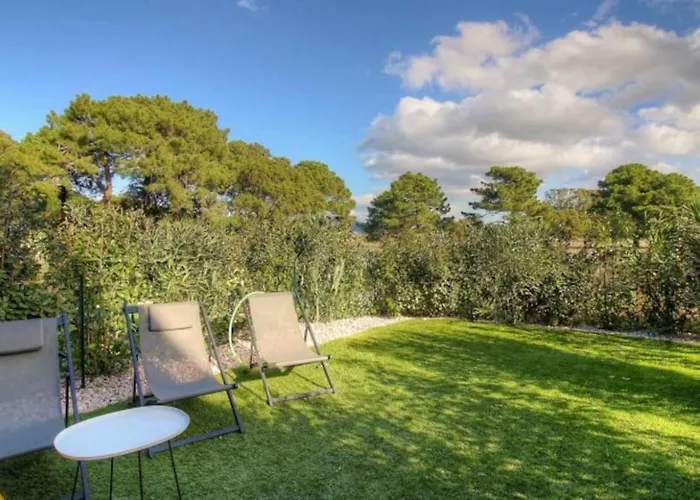 Moderne Cala Rossa Bay Les Oceanides Lecci